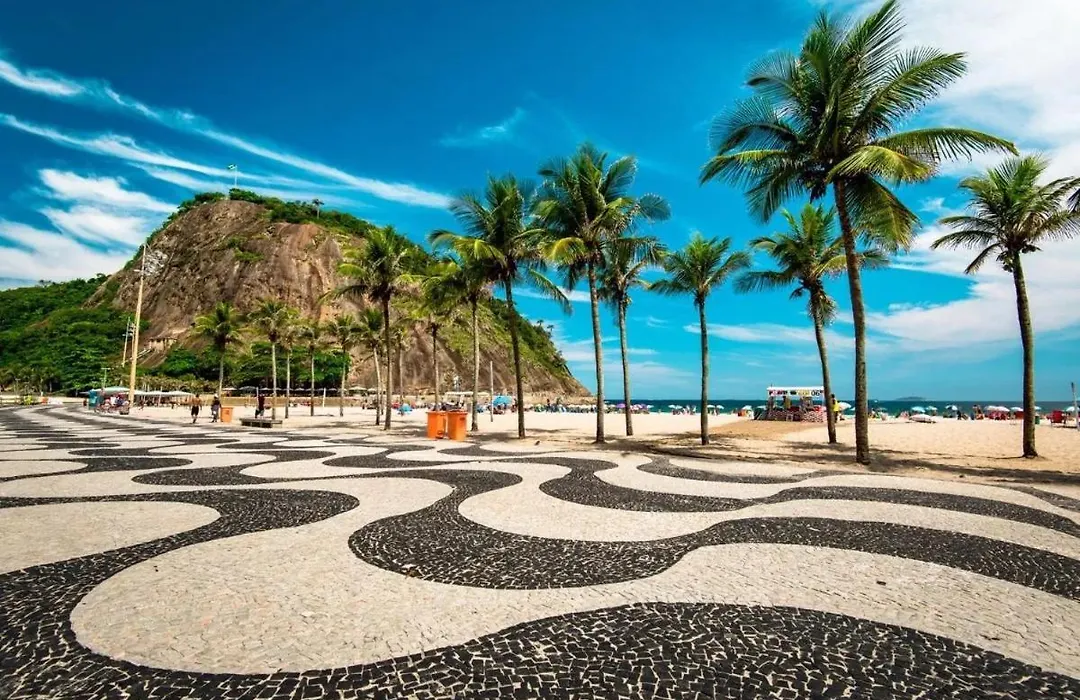Sunny Stay In Copacabana - Steps From The Beach-1